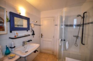 1040_Angela Polowinski (20)_tonemapped