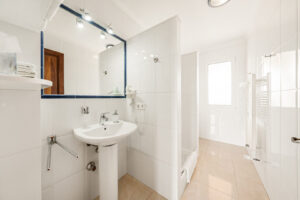 CNB03154-HDR-2